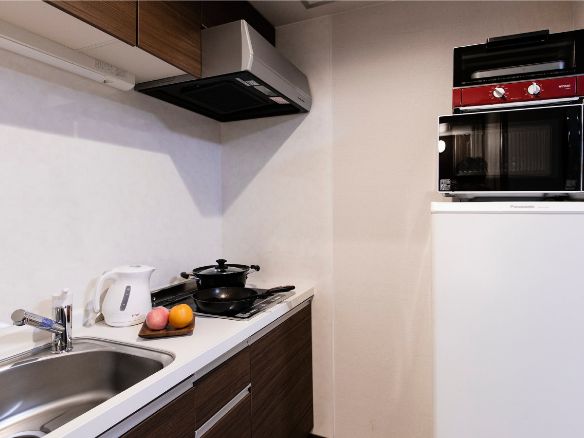 ■キッチン■17０Lサイズの冷凍冷蔵庫を完備。